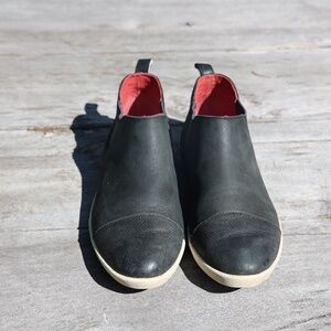 Olukai Leather Sneakers/Ankle Boots - Black Leather- Women's Size 8
